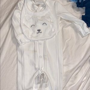 🐻CARTERS BEAR ONSIE + BIB 🐻